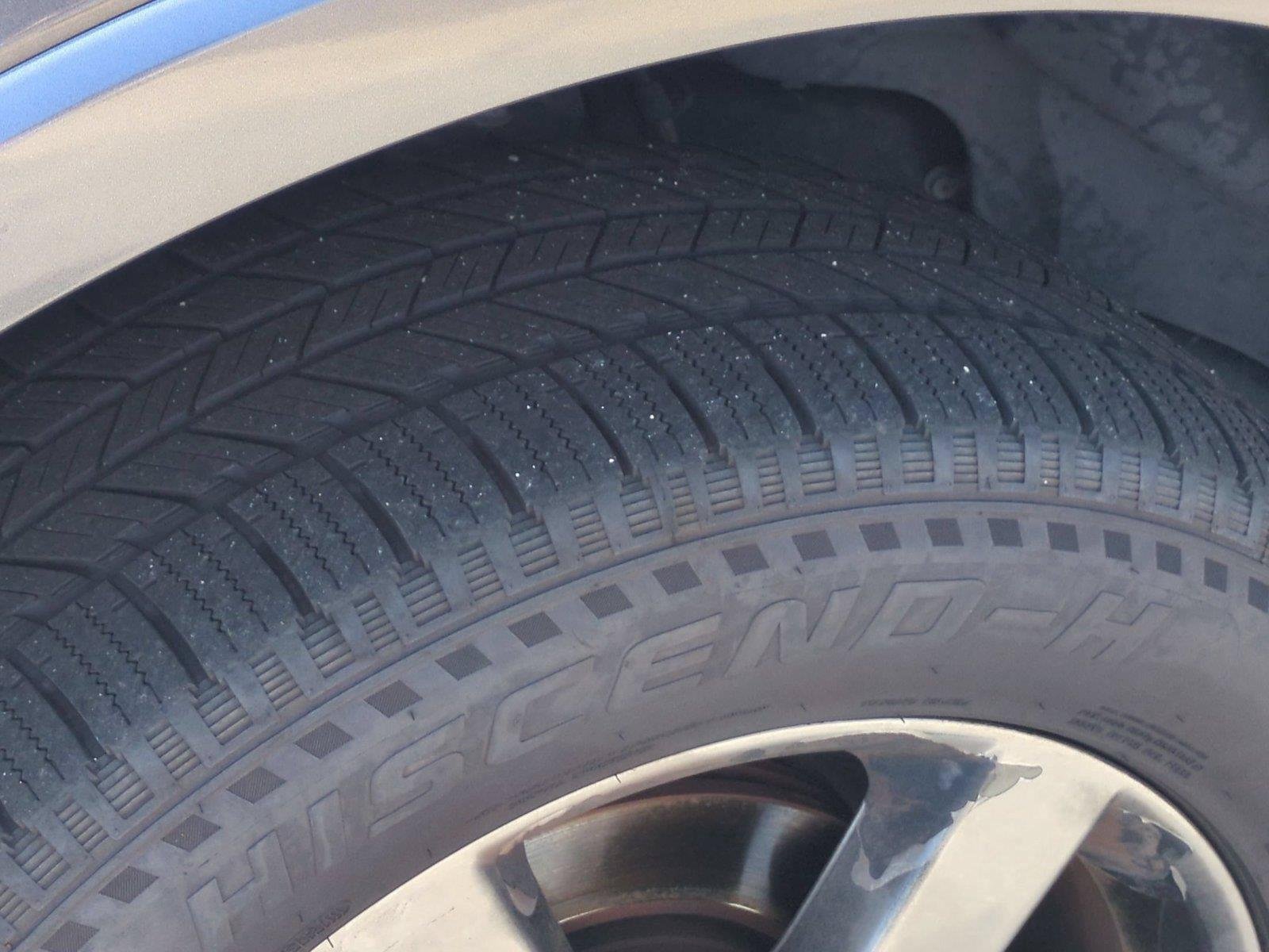 Used 2015 Magnetic Metallic Ford Lariat image 13