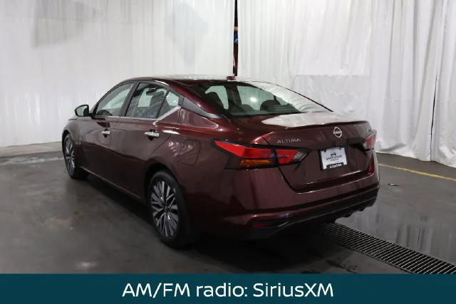 Used 2023 Garnet Pearl Nissan 2.5 SV image 5