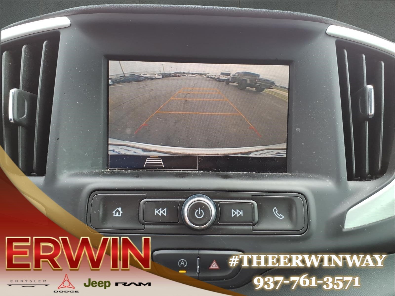 Used 2023 Summit White GMC SLE image 21