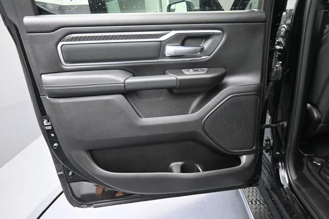 New 2026 Diamond Black Crystal Pearl-Coat Exterior Paint RAM Big Horn/Lone Star image 25