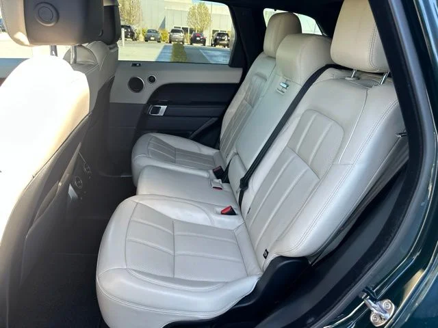 Used 2020 Green Land Rover HSE image 10