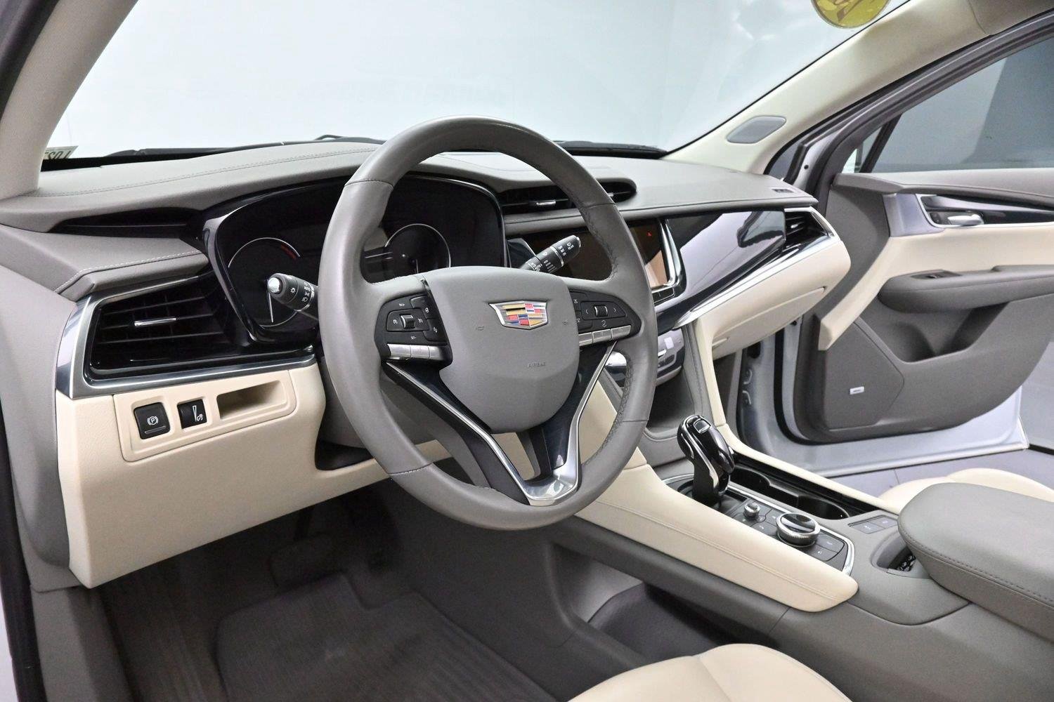 Used 2024 Crystal White Tricoat Cadillac Premium Luxury image 18
