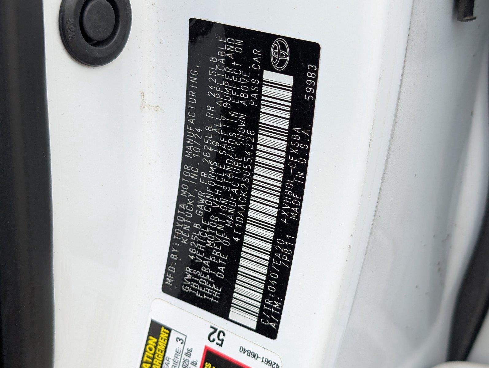 Used 2025 Ice Cap Toyota SE image 14