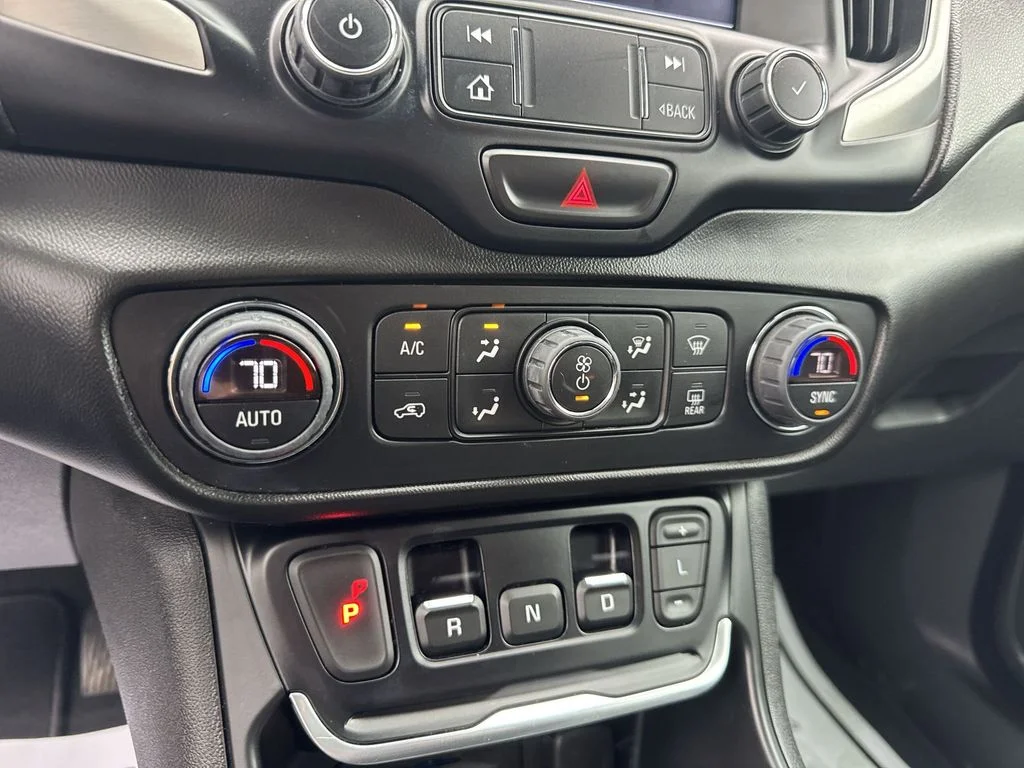 Used 2021 Silver GMC SLT image 19