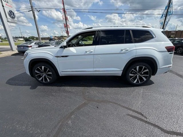 New 2026 White Volkswagen 2.0T SEL Premium R-Line image 4