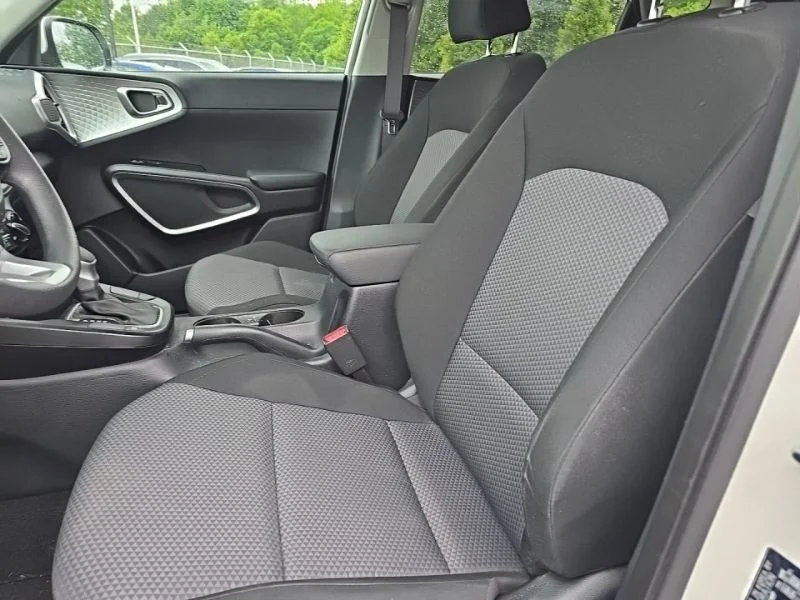 Used 2024 White Kia LX image 11