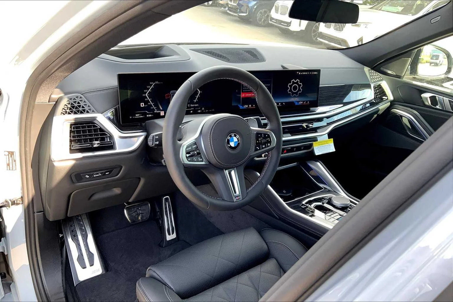 2026 BMW X6 M60i - Photo 8