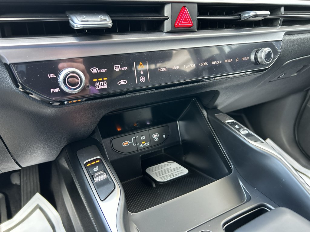 New 2026 Glacial White Pearl Kia EX image 21