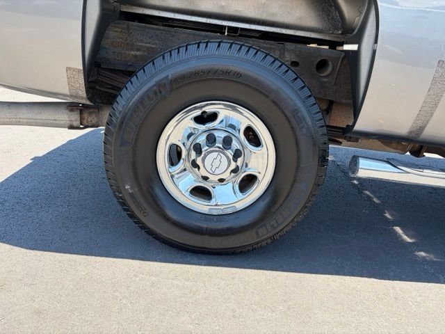 Used 2008 Gray Chevrolet LT image 7