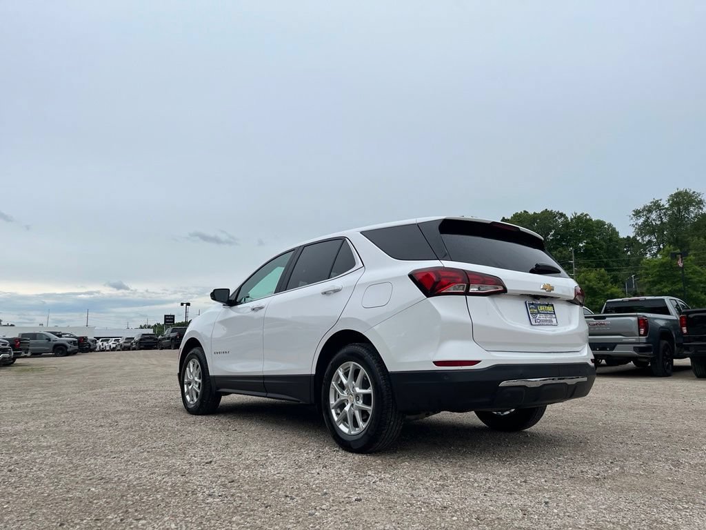 Used 2024 Summit White Chevrolet LT image 8