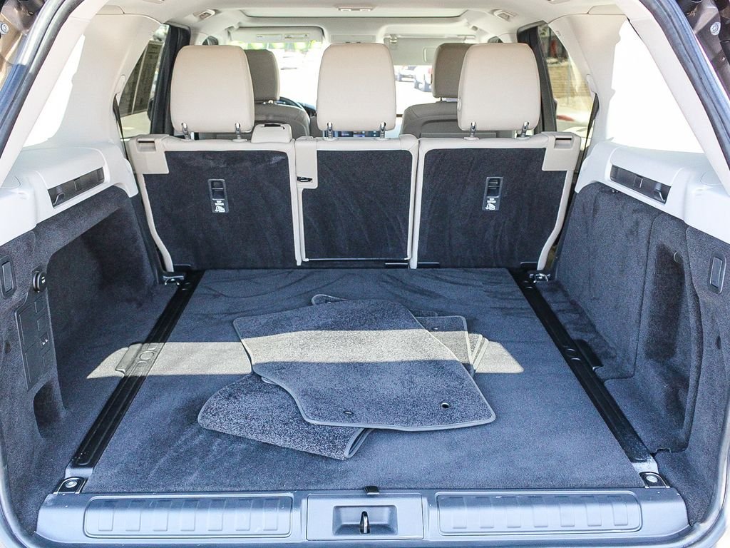 Used 2017 Brown Land Rover SE image 29