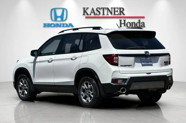 Certified Used 2023 Platinum White Pearl Honda TrailSport image 8