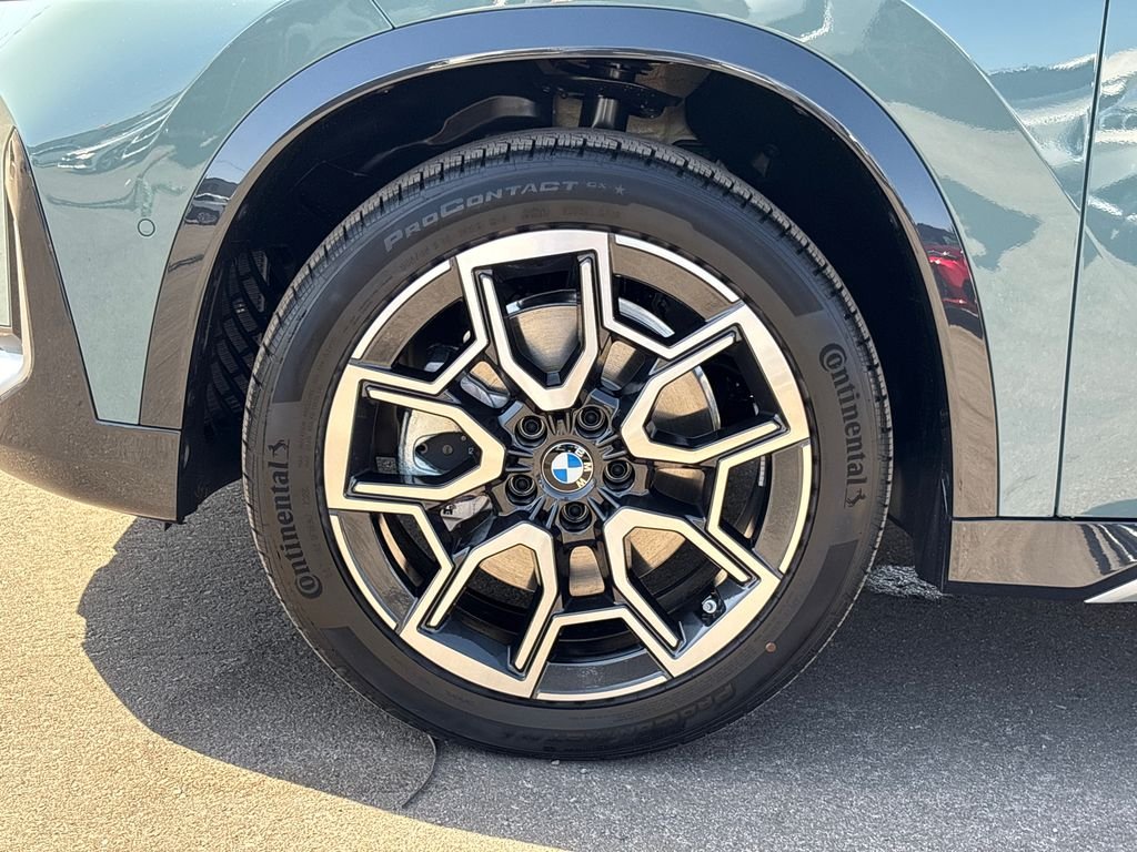 New 2027 Cape York Green Metallic BMW xDrive28i image 7