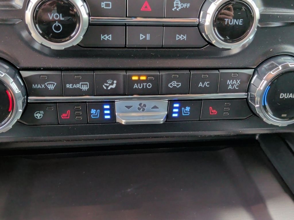New 2026 Star White Metallic Tri-Coat Ford F-250® Platinum® image 30