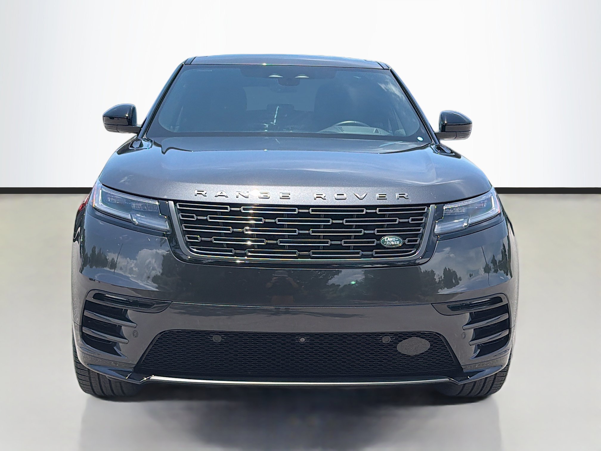Certified Used 2026 Carpathian Grey Premium Metallic Land Rover Dynamic SE image 8