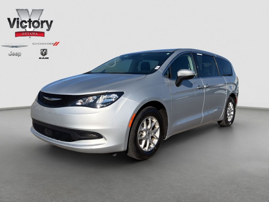 2023 Chrysler Voyager LX