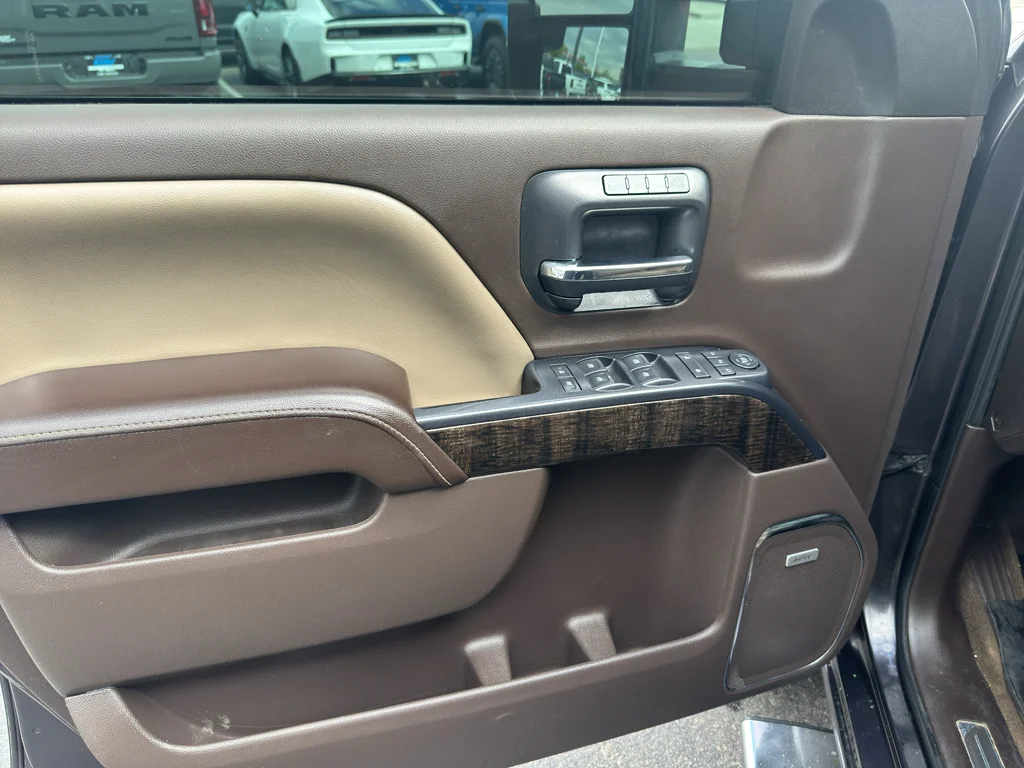 Used 2015 Iridium Metallic GMC Denali image 16
