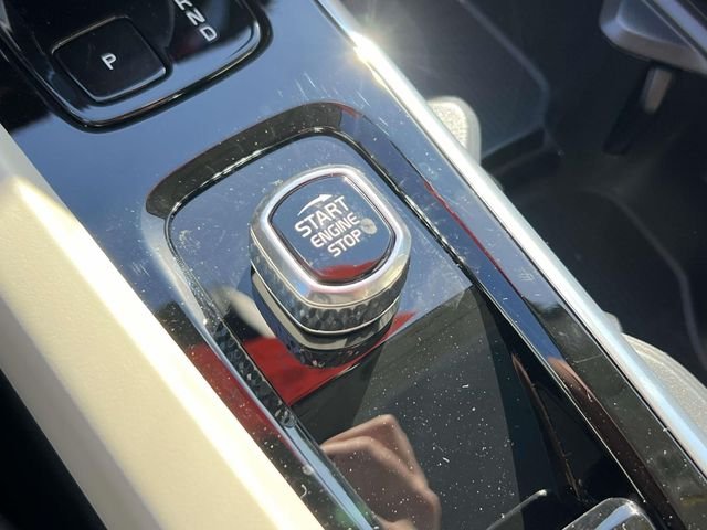 2025 Volvo XC60 Plus - Photo 33