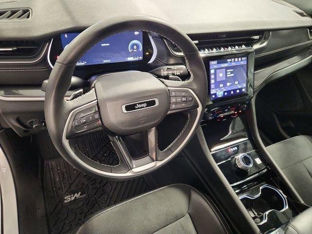 Used 2023 White Jeep Altitude image 10
