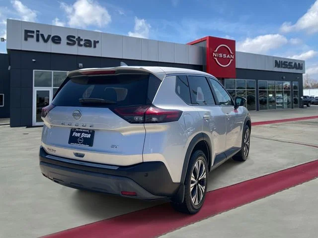 Used 2022 Silver Nissan SV image 6