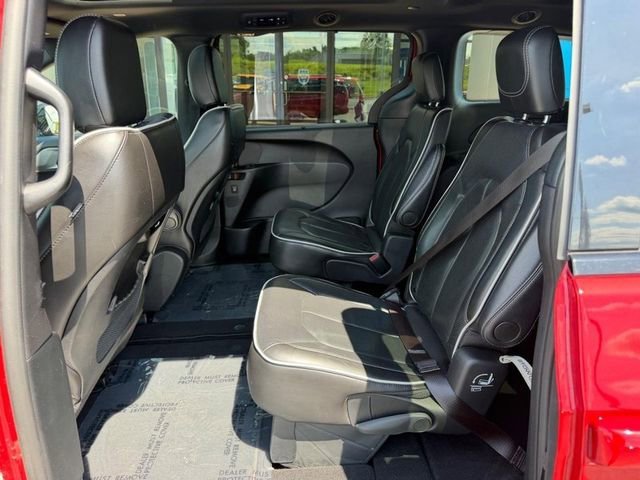 2025 Chrysler Pacifica Limited - Photo 11