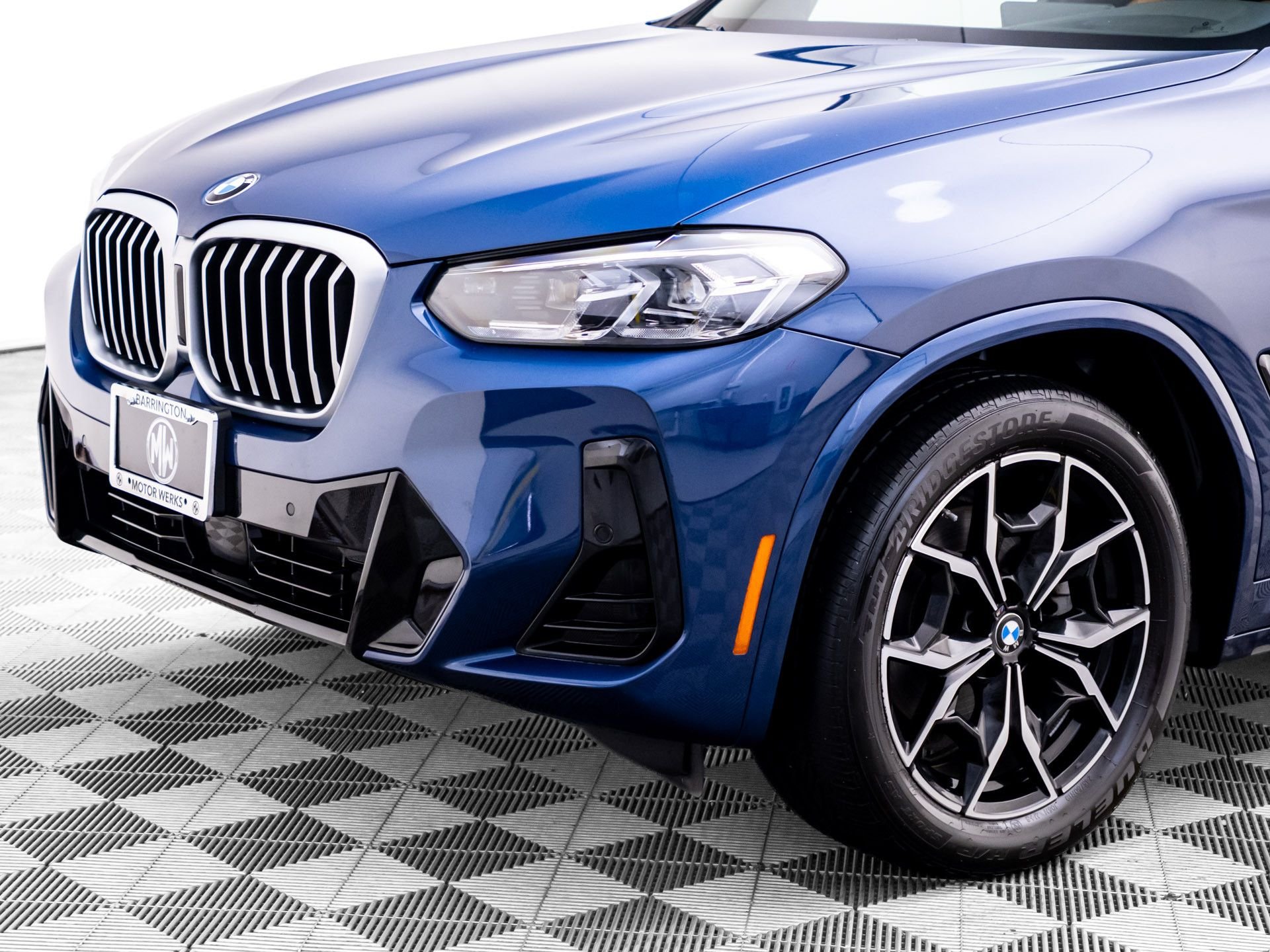 Used 2024 Blue BMW xDrive30i image 39