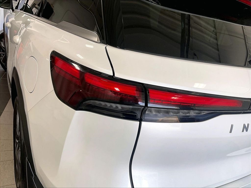 Used 2026 White INFINITI LUXE image 34