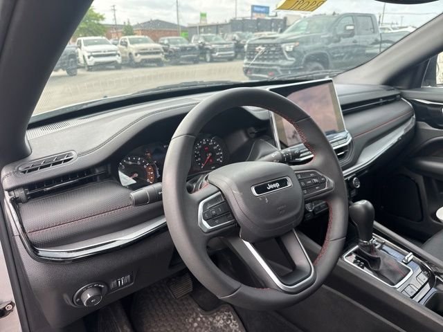 Used 2025 Silver Jeep Trailhawk image 11