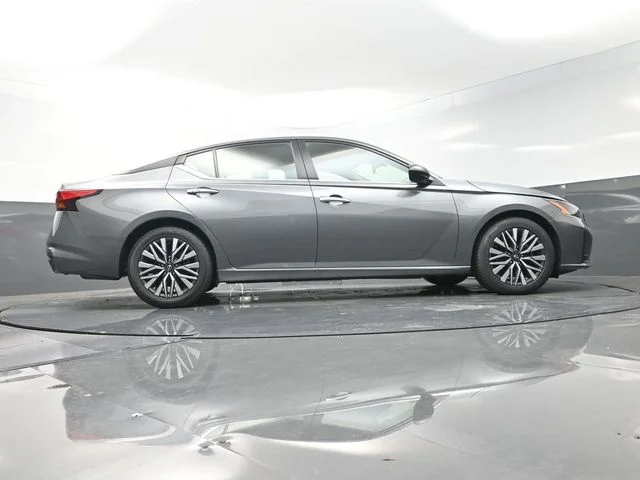 Used 2024 Gray Nissan 2.5 SV image 37