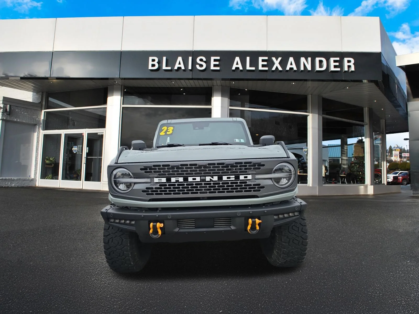 Used 2023 Cactus Gray Ford Badlands image 9