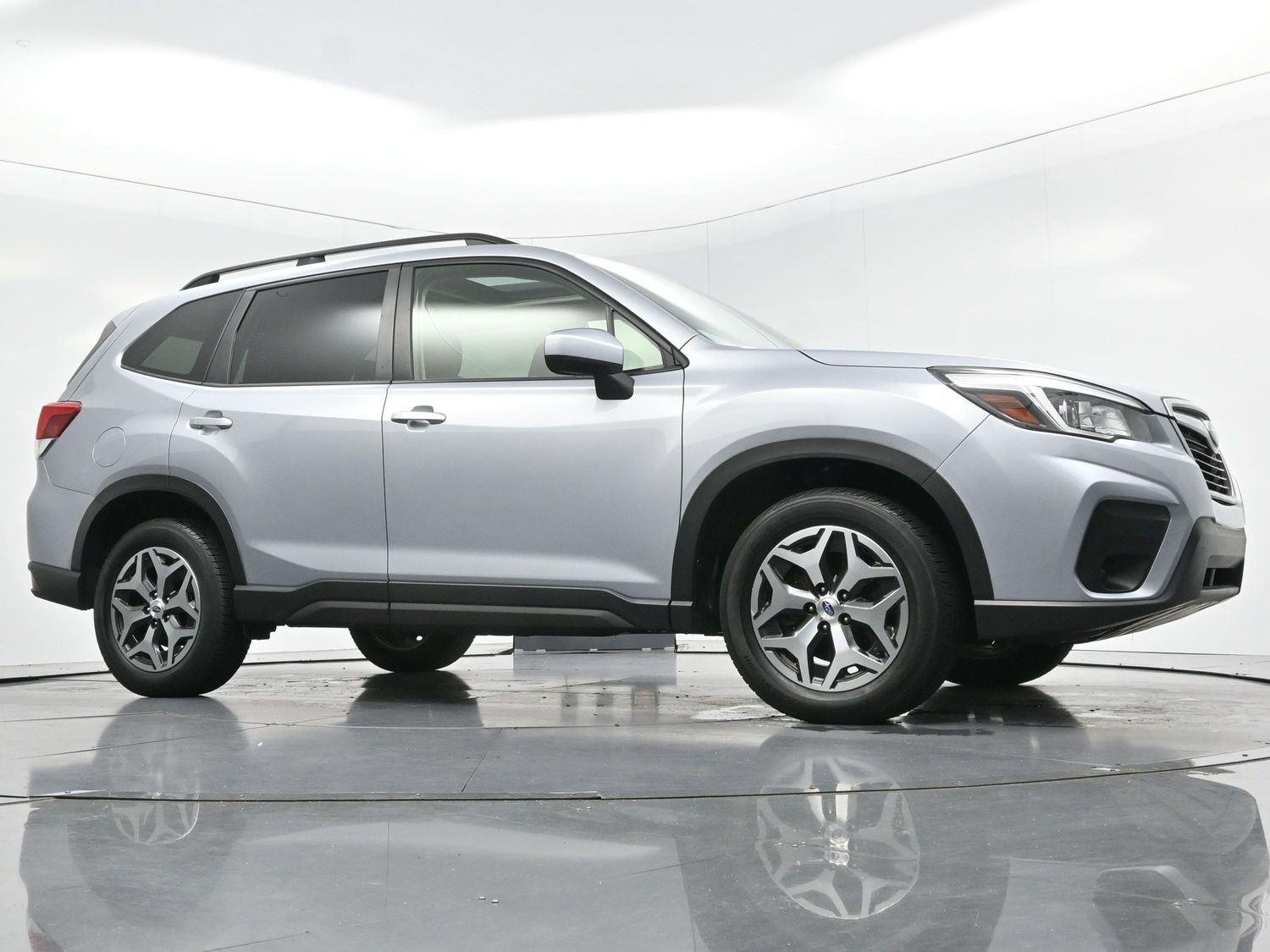 Used 2020 Ice Silver Metallic Subaru Premium image 41