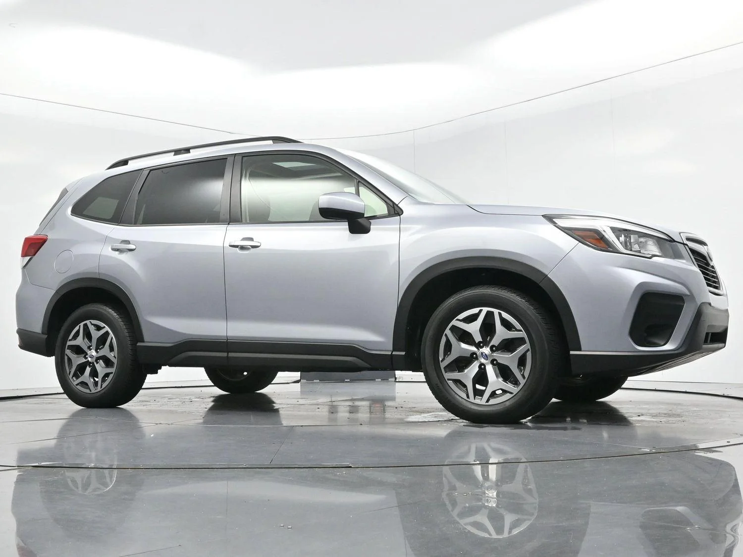 Used 2020 Ice Silver Metallic Subaru Premium image 41