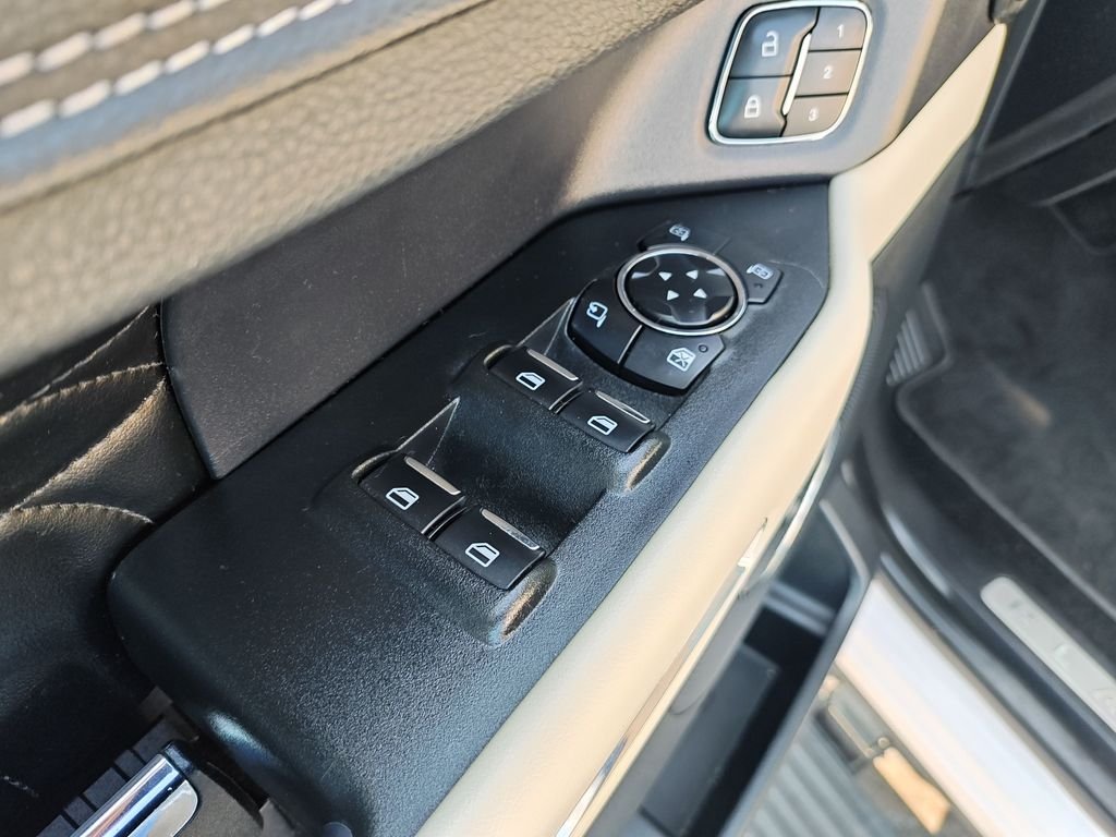 Used 2019 White Ford Platinum image 11