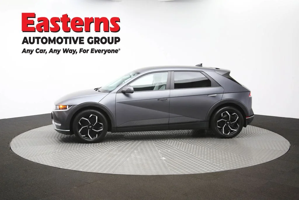 Used 2023 Gray Hyundai SEL image 57