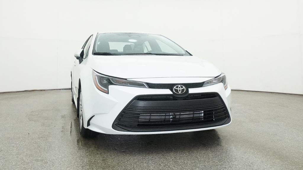 New 2026 Wind Chill Pearl Toyota LE image 4