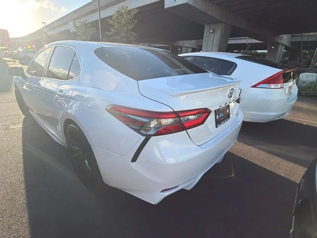 Used 2018 White Toyota SE image 4