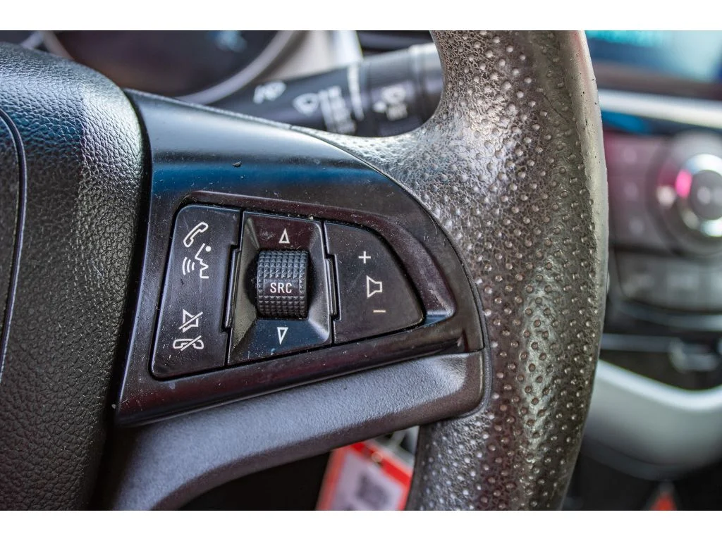 Used 2015 Summit White Chevrolet LS image 38