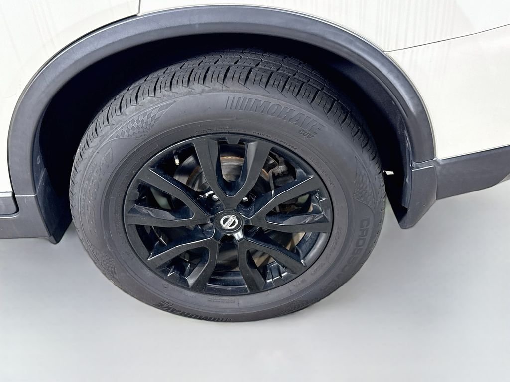 Used 2018 Pearl White Nissan SV image 30