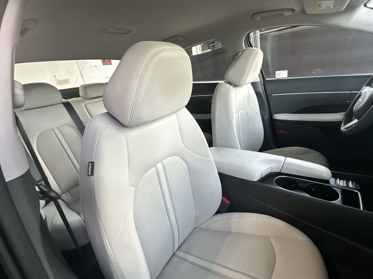 2025 Hyundai Sonata Hybrid SEL - Photo 27