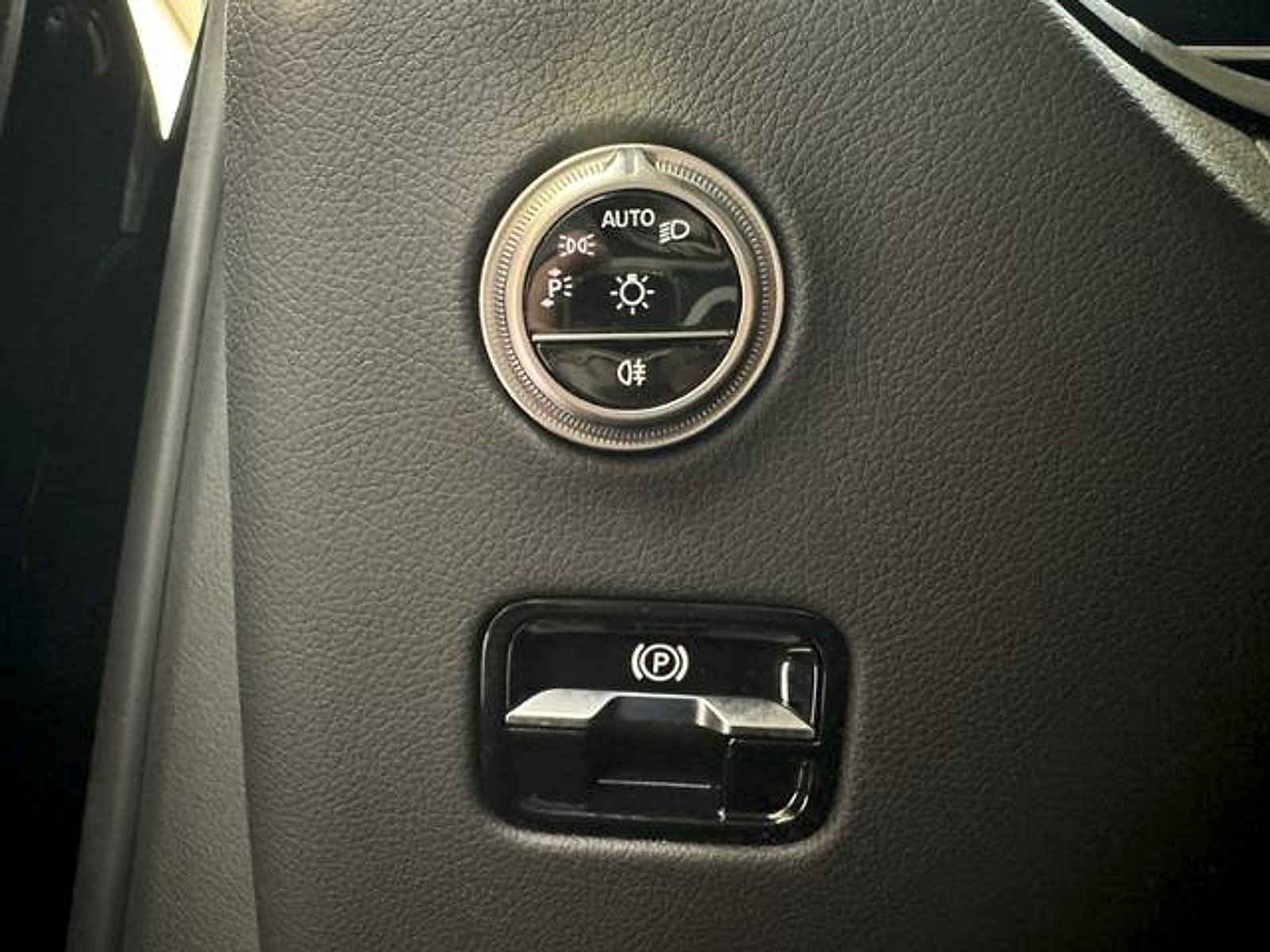 Certified Used 2025 Black Mercedes-Benz SUV image 22
