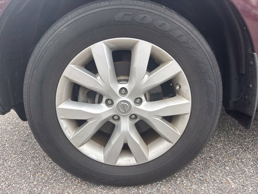 Used 2013 Black Nissan SL image 15