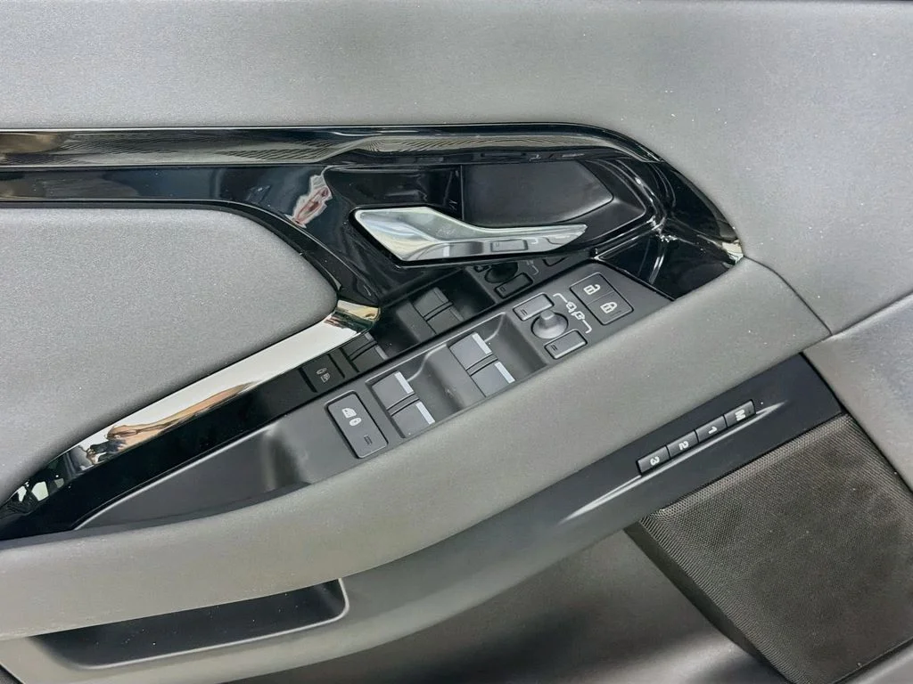 New 2026 Tribeca Blue Land Rover S image 18