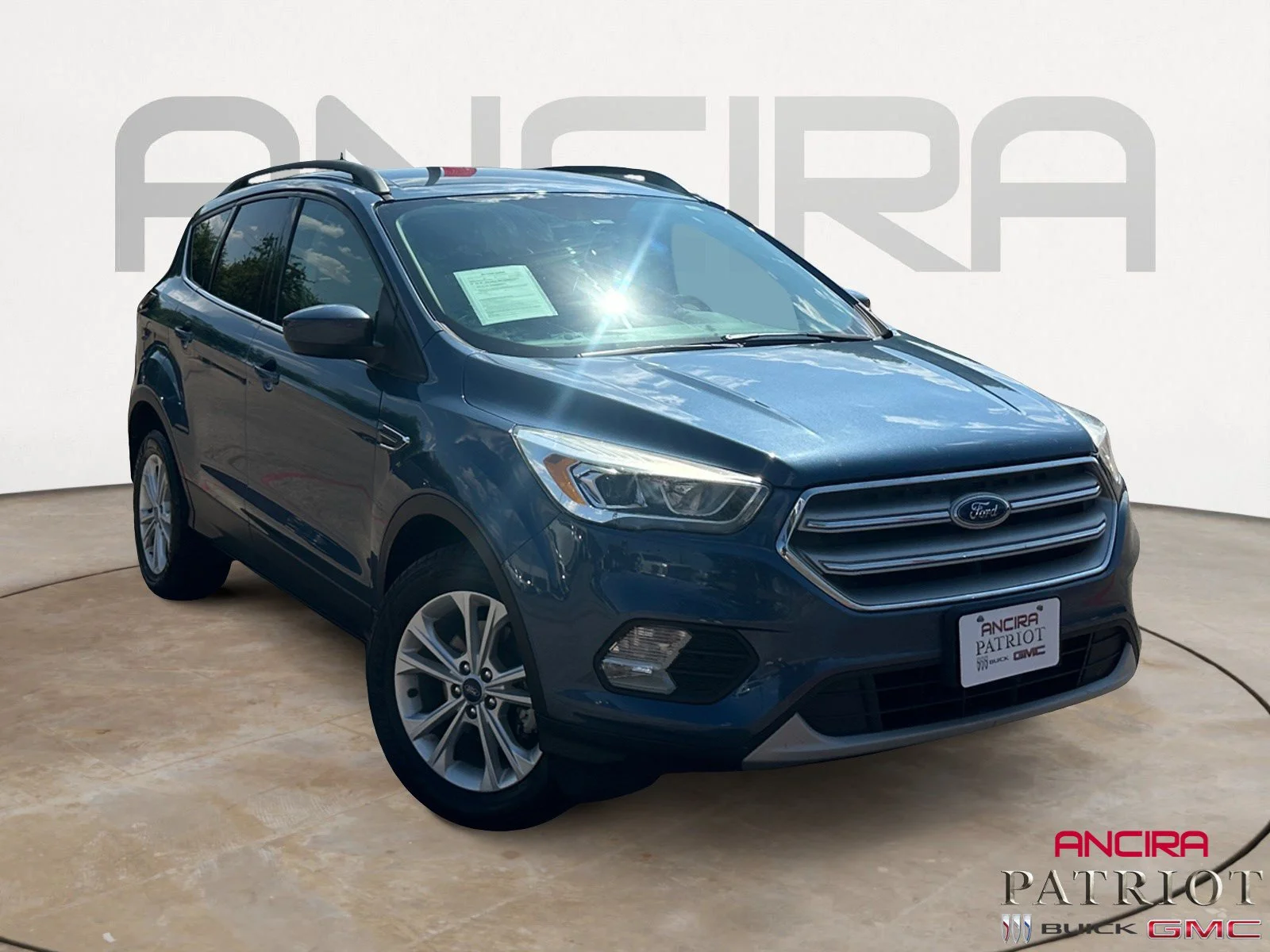 2018 Ford Escape SEL FWD photo