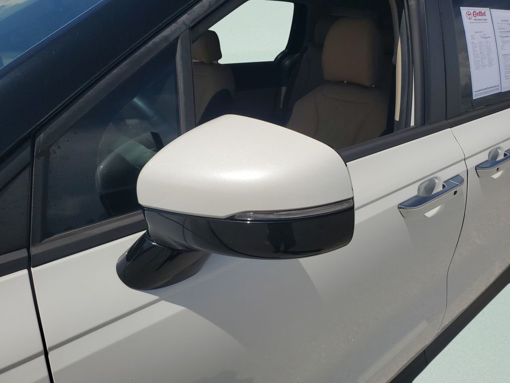 Used 2024 White Kia LX image 26