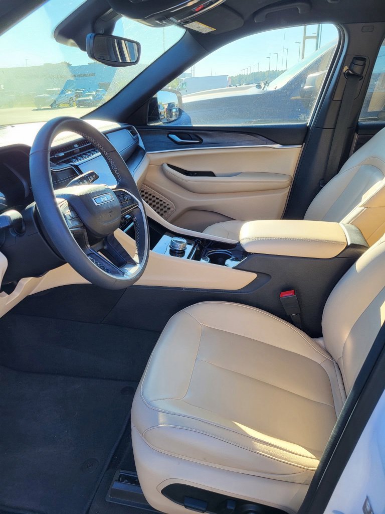Used 2023 White Jeep Limited image 3