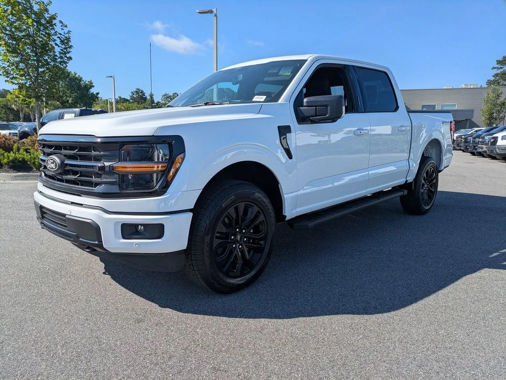 New 2026 Oxford White Ford XLT image 8
