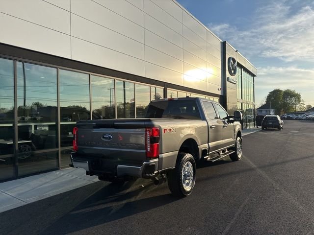 Used 2025 Gray Metallic Ford XLT image 3