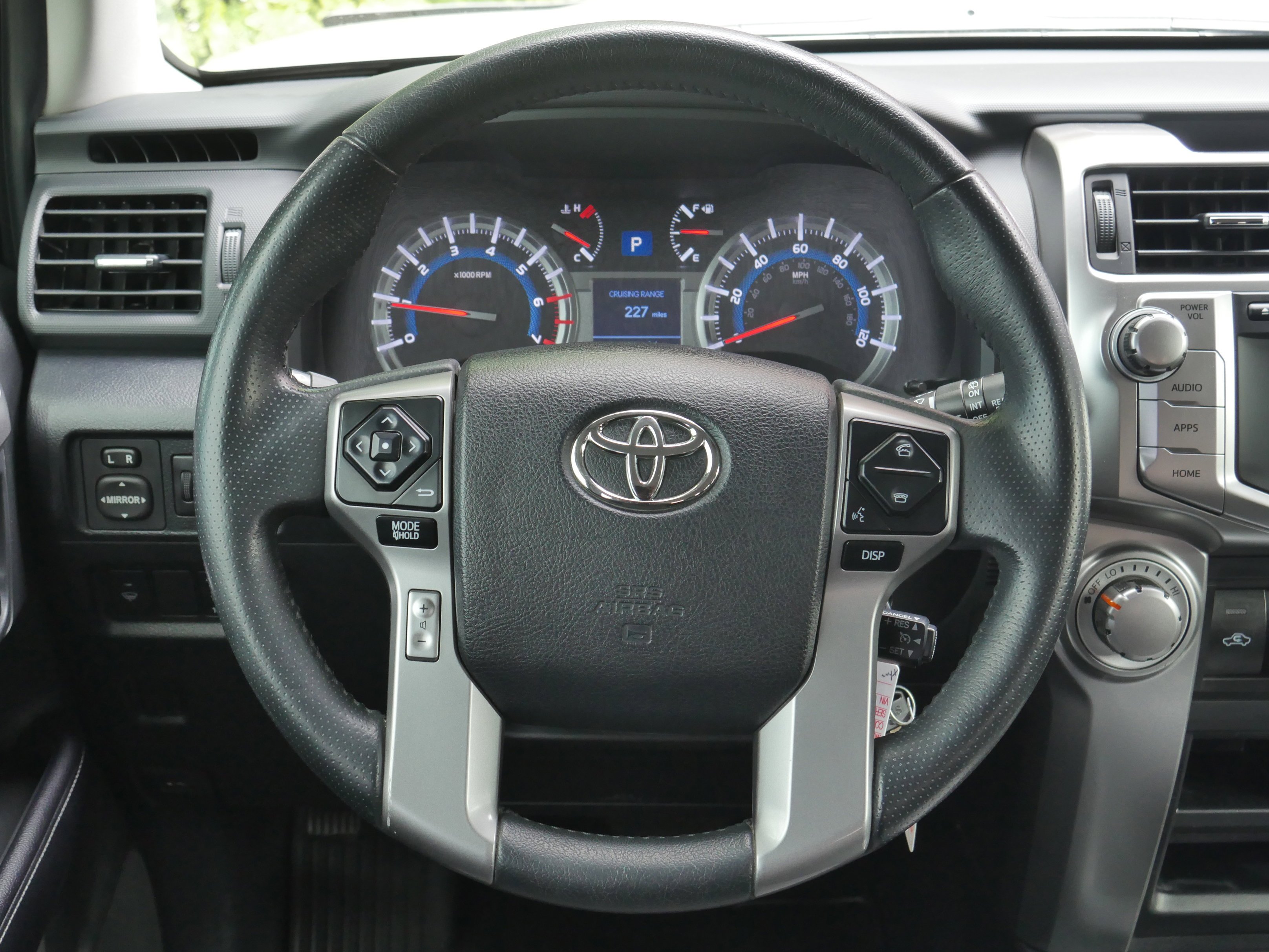 Used 2018 Classic Silver Metallic Toyota SR5 image 6