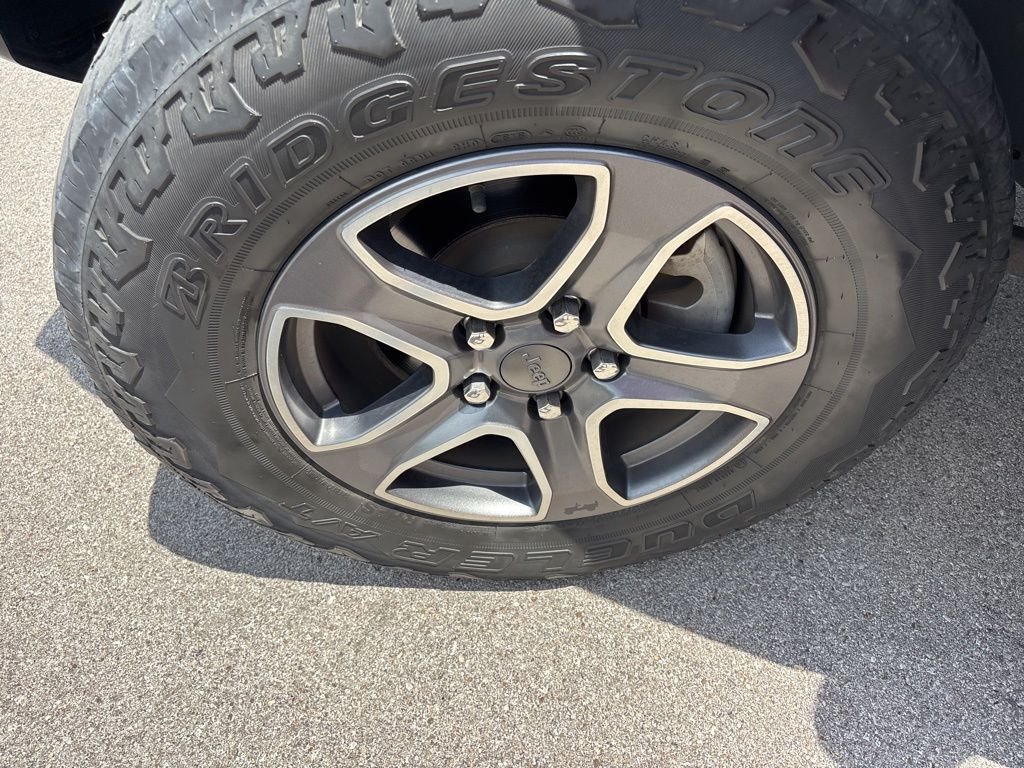 Certified Used 2018 Red Jeep Unlimited Sport S image 38