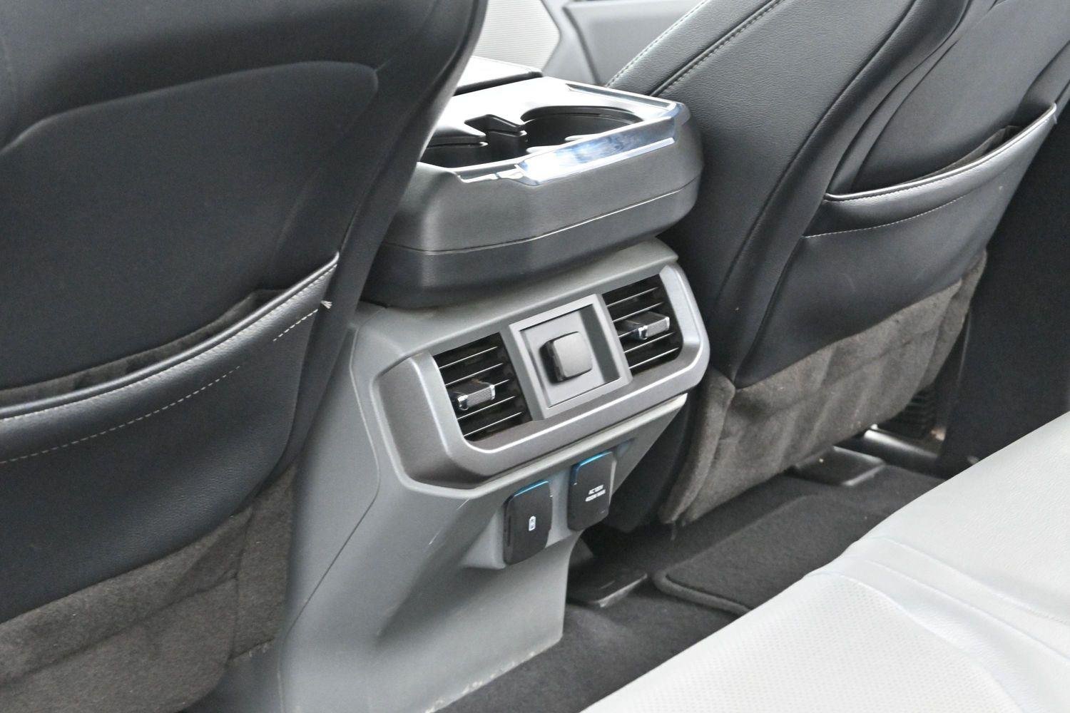Used 2023  Ford LARIAT image 30